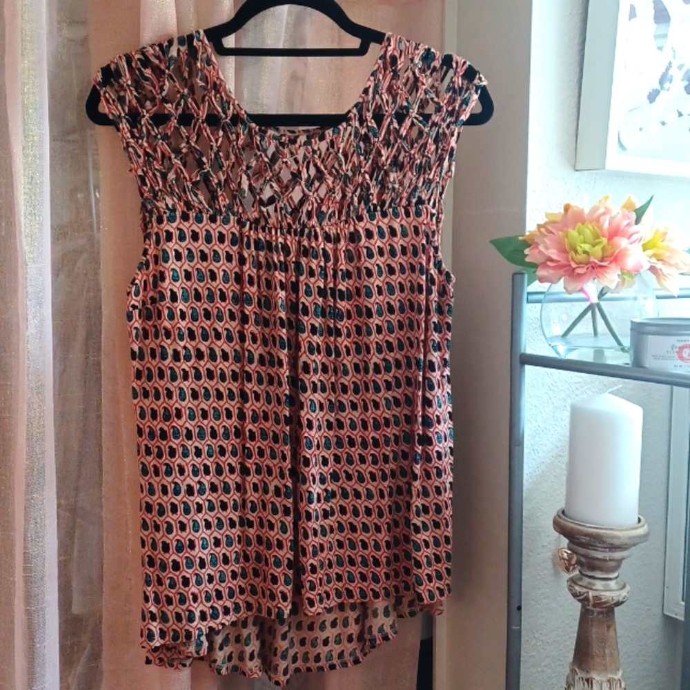 PLENTY BY TRACY REESE Lightweight Sleeveles Babydoll Blouse with Cutout Design